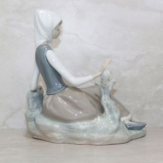Lladro Figurine 4660 ln box Shepherdness with Dove 2