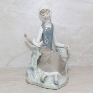 Lladro Figurine 4660 ln box Shepherdness with Dove 4