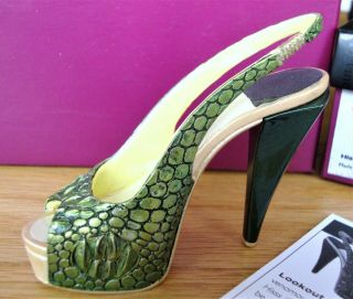 Just The Right Shoe - Hisss Girl,  variation of Glamour Girl (see my other items) 3