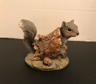 Vintage Homco Masterpiece Porcelain Squirrel In Log Figurine 1986