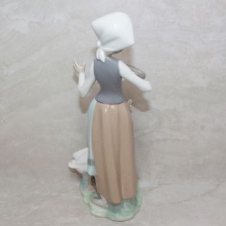 Lladro Figurine 1052 ln box Girl with Duck 2