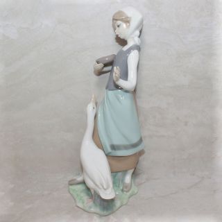 Lladro Figurine 1052 ln box Girl with Duck 3