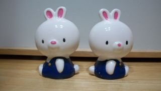 Vintage Enesco Bunny Rabbits Ceramic Salt & Pepper Shakers 1984