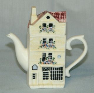 Hazle Collectible Porcelain Miniature Teapot " Sally Lunn 