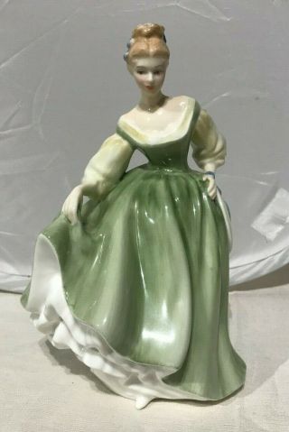 Royal Doulton Figurine Fair Lady Hn2193 2193 Pretty Lady