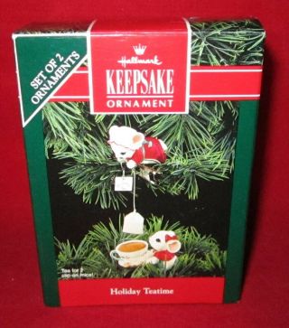 1992 Hallmark Ornament Holiday Teatime Cute Mice