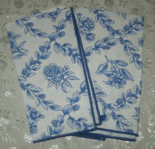 Set Of 2 Longaberger Blue Dahlia Fabric Napkins Euc Usa Blue & White Floral