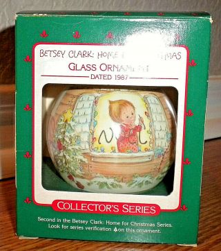 Hallmark Betsy Clark Home For Christmas Noel Glass Ornament 1987