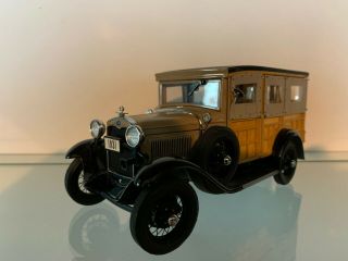 Danbury 1931 Ford Model A Station Wagon 1:24 Scale W/title