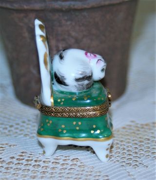 Limoges Peint Main Marque Deposee Trinket Box Cat on a Chair 2