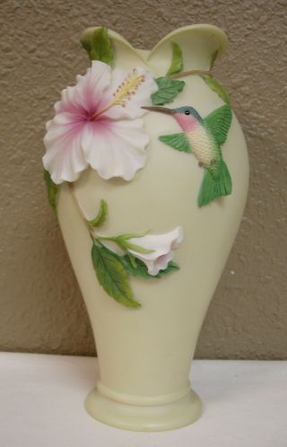 Ibis & Orchid Designs " Hummingbird & Hibiscus " Vase