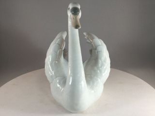 Lladro Porcelain Figurine Swan With Wings Spread 5231 Retired