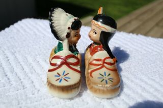 Vintage Indians Children in Moccasins Salt and Pepper Shakers - Japan 3