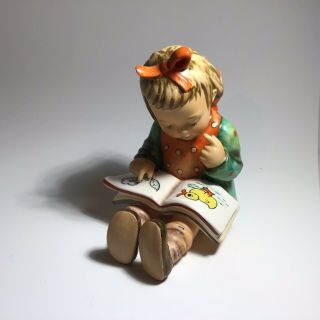 Goebel Hummel Figurine " Bookworm " Girl Reading 3 3/4 " Tall