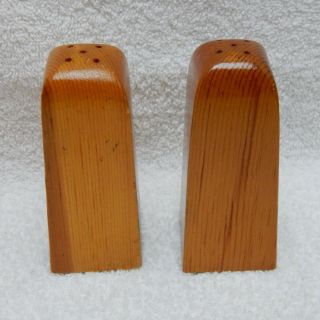 WOODEN HAND PAINTED SALT & PEPPER SHAKERS FROM PANAMA 4