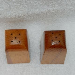 WOODEN HAND PAINTED SALT & PEPPER SHAKERS FROM PANAMA 5