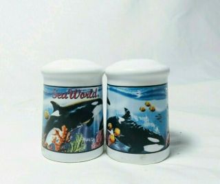 Seaworld Shamu Killer Whales Salt & Pepper Shakers Souvenir Orcas Ceramic Glass