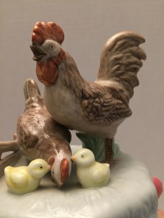 Vtg Otagiri Musical Figurine Rooster,  Hen,  Chicks “oh What A Morning “