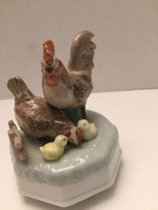 VTG Otagiri musical Figurine Rooster,  Hen,  Chicks “Oh What A Morning “ 2