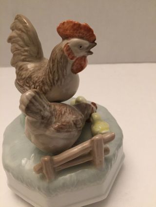 VTG Otagiri musical Figurine Rooster,  Hen,  Chicks “Oh What A Morning “ 4