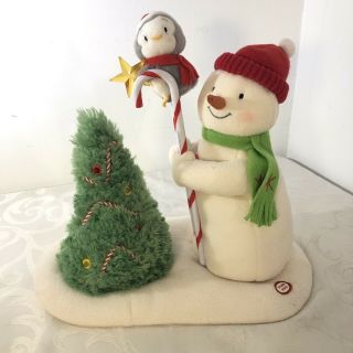 2010 Christmas Hallmark Jingle Pal Trimming The Tree Snowman Penguin Ladder