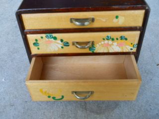 VINTAGE SMALL WOOD CHEST DRAWERS JEWELRY TRINKET BOX Flowers Floral Daisy 4