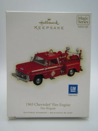 2009 Hallmark Keepsake " 1965 Chevrolet Fire Engine " Christmas Ornament Mib (4)