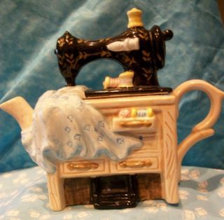 Sewing Machine Teapot Collectible Quilt Displayed Only 5 " H X 6 " W X 2.  75 " D