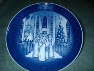 Collectible 1991 Royal Copenhagen " Lucia Fest " Signed 7 1/2 " Plate