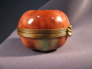 Limoges Peint Main Hinged Trinket Box - Heirloom Tomato - Flower Clasp - Great