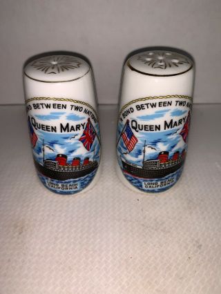 Vintage Souvenir Porcelain Queen Mary Long Beach Ca.  Salt & Pepper Shakers