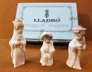 Lladro Porcelain Set Of 3 Mini Reyes 5.  729 (mini Kings)
