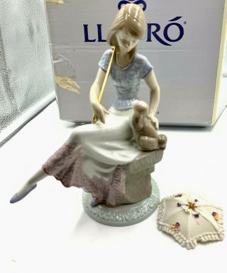 Lladro Figurine " Picture Perfect " 7612