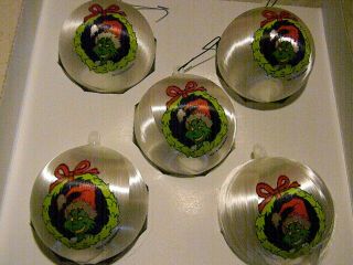 Dr Seuss How The Grinch Stole Christmas Set Of 5 Silk Wrapped Ornaments