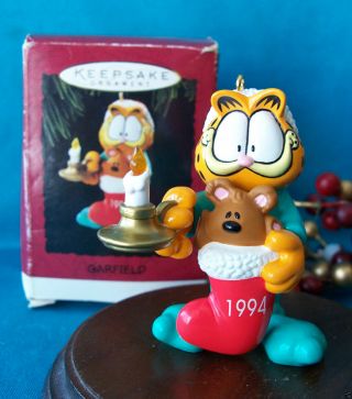 Hallmark Ornament 1994 Garfield Value $26.  00