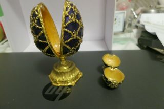 FABERGE EGG AND SAMLER VERSION OPENS OUT 2