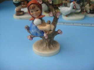 Vintage Goebel Hummel Figurine 141 Apple Tree Girl