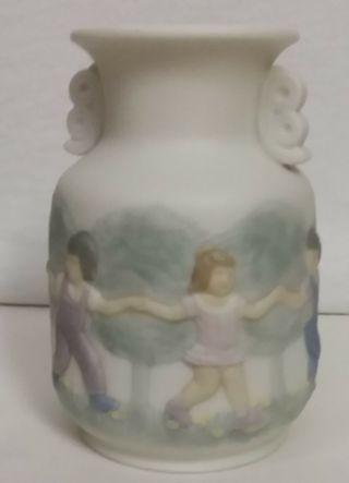 Lladro Miniature Daisa Vase Children Playing Scene Small Porcelain Vase Spain 4