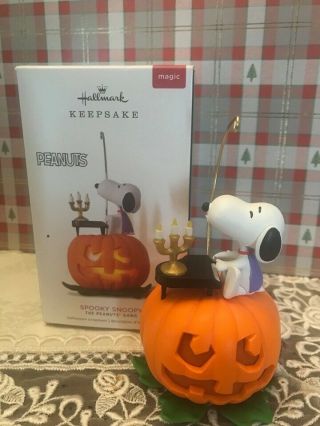 Hallmark Spooky Snoopy 2018 The Peanuts Gang Halloween Magic Ornaments