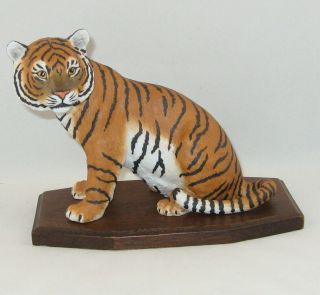 1985 Lenox Figurine " Tiger " By Lynn Chase / With Base