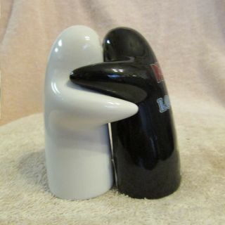 Hugging Ghost Couple Black & White Salt & Pepper Shakers Aruba Souvenir