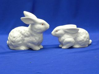 2 Vintage White Ceramic Porcelain Easter Bunny Rabbit Figurines Japan 4