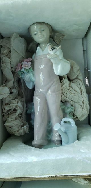 Vintage Porcelain Lladro Figurine,  Girl W/flowers & Bird 5217,  Daisa 1983