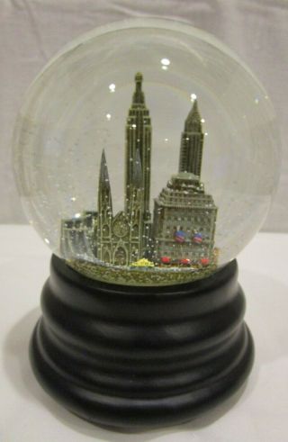 Saks Fifth Avenue York Snow Globe With Music Empire State Statue Of Liberty