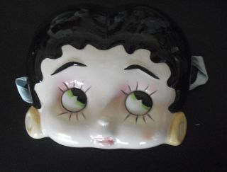 1986 Vandor Porcelain Betty Boop Head Wall Hanging 4 1/2 " Wide