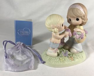 Precious Moments 2006 Mom You Are A Bouquet Of Love & Understanding Figurine
