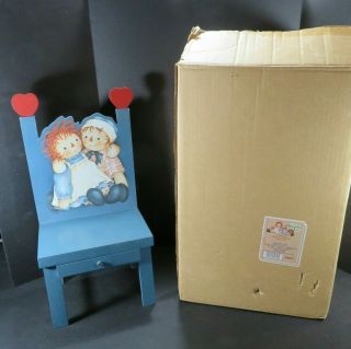 Enesco - Raggedy Ann & Andy Mini Wooden Chair / / Size 14 1/2 " X 7 "