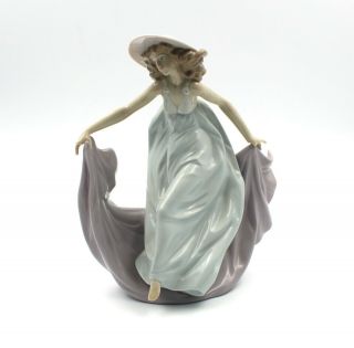 Lladro Running Blue And Purple Woman In Dress And Hat Figurine 5662 F - 13n.  5955