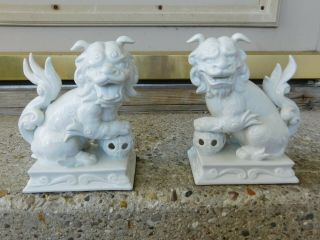 Fitz & Floyd White Porcelain Foo Dog Figurines