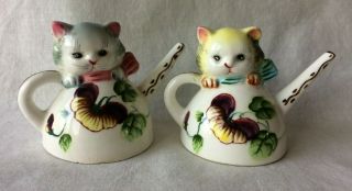 Vintage Set 2 Cats In Tea Pots Salt And Pepper Shakers W Flowers Made In Japan